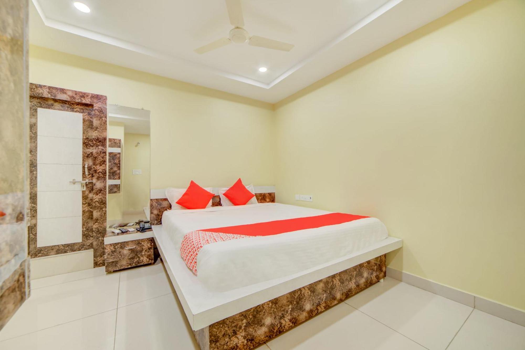 Hotel O Ksl Guest House Karimnagar Luaran gambar